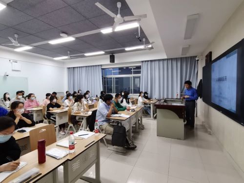 fb224de738d043f696dd47ccef479967.jpg 许教授讲授病毒与医药.jpg