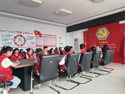 8307c2c5db1e433485637db1b8f428f8.jpg 志愿动员大会.jpg